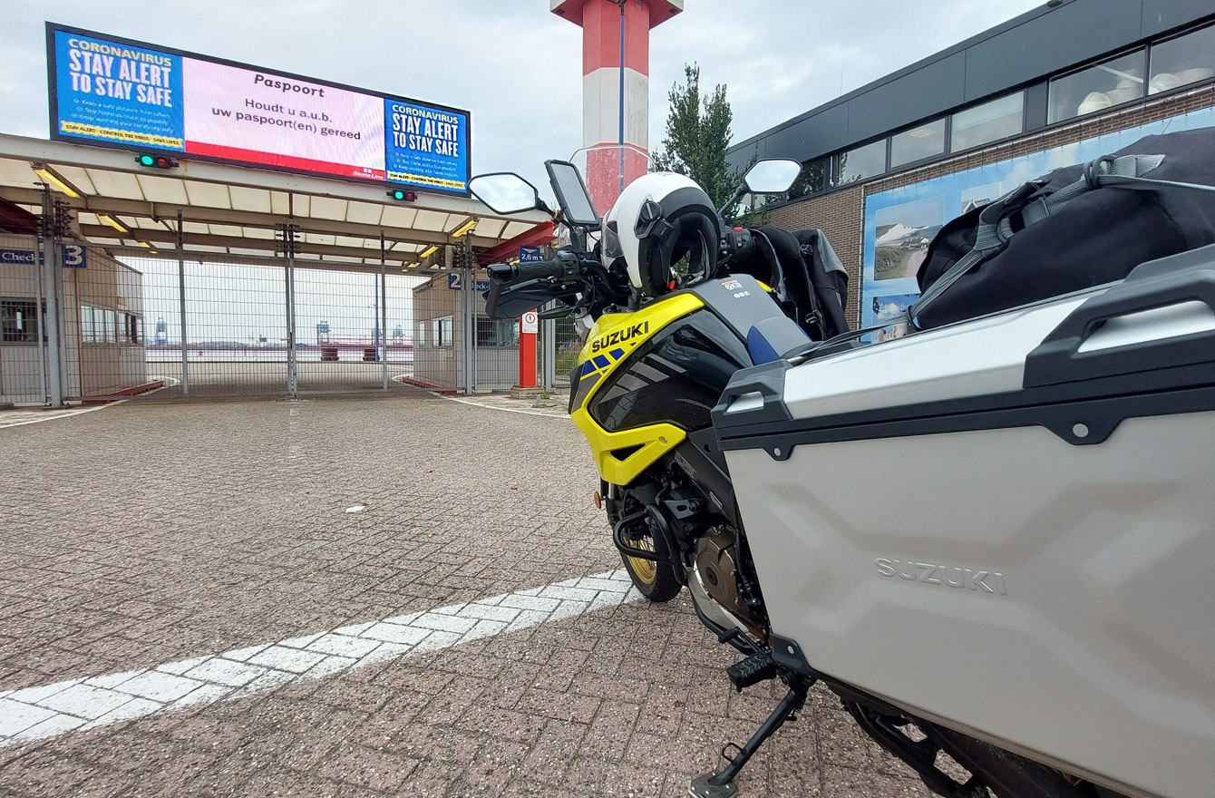Suzuki 1050XT - Docks