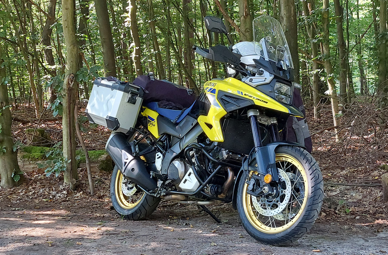 Suzuki 1050XT Tour