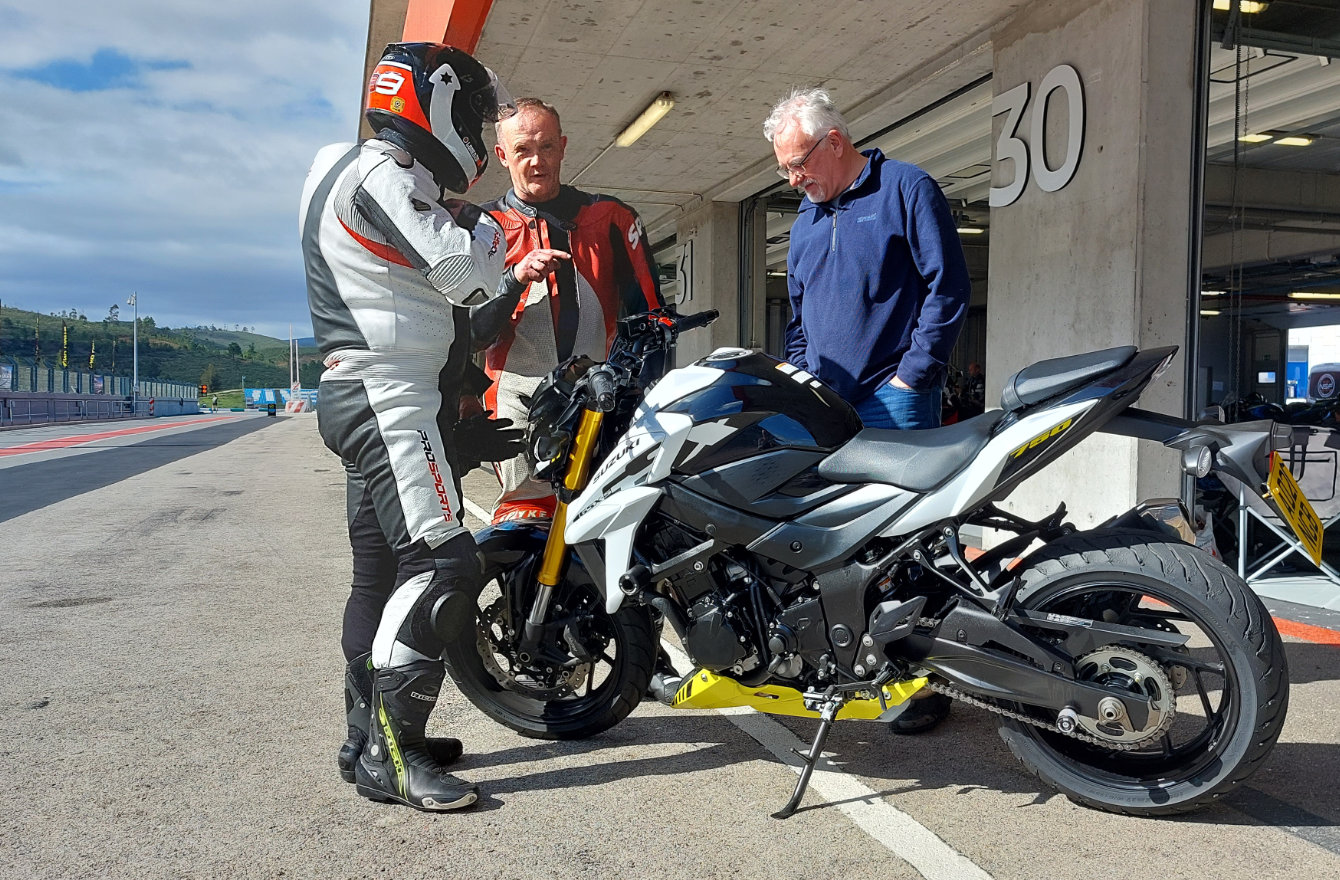Dunlop RoadSmart IV Tyre Test