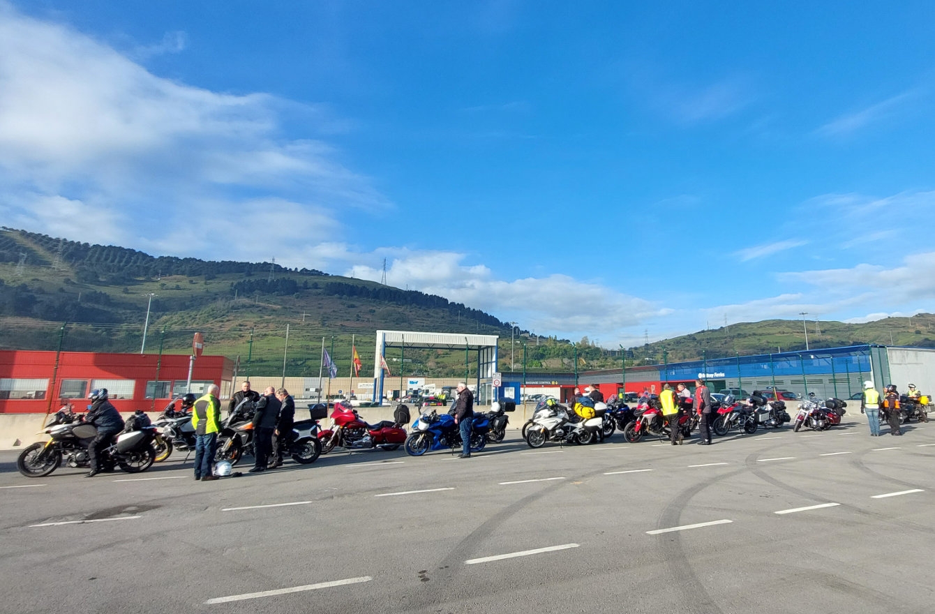 Suzuki GSX-S1000GT waiting at Bilbao